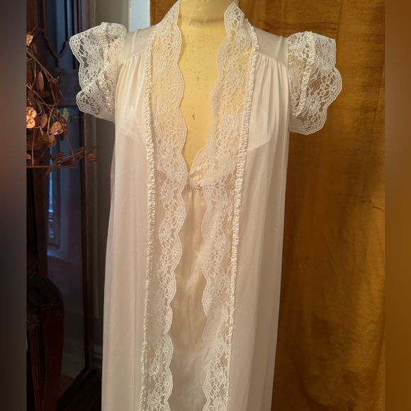 Petite Miss Elaine Vintage Bridal Lace Edged Robe And Slip Peignoir Set - Picture 12 of 15
